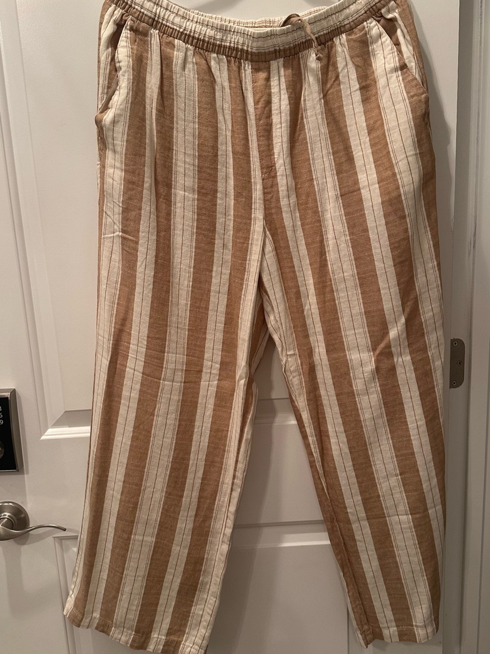 Old Navy Women’s Tan and Cream Vertical Linen Pants